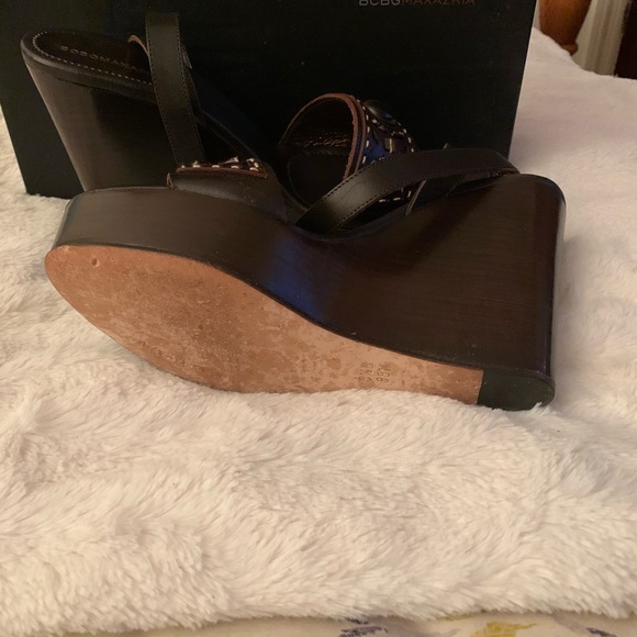 Sandals - Picture 4 of 4